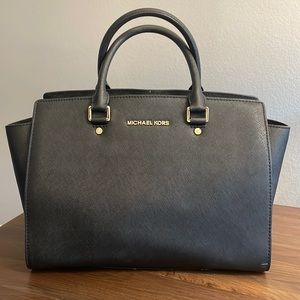 Like New, Michael Michael Kors Selma Lg Satchel